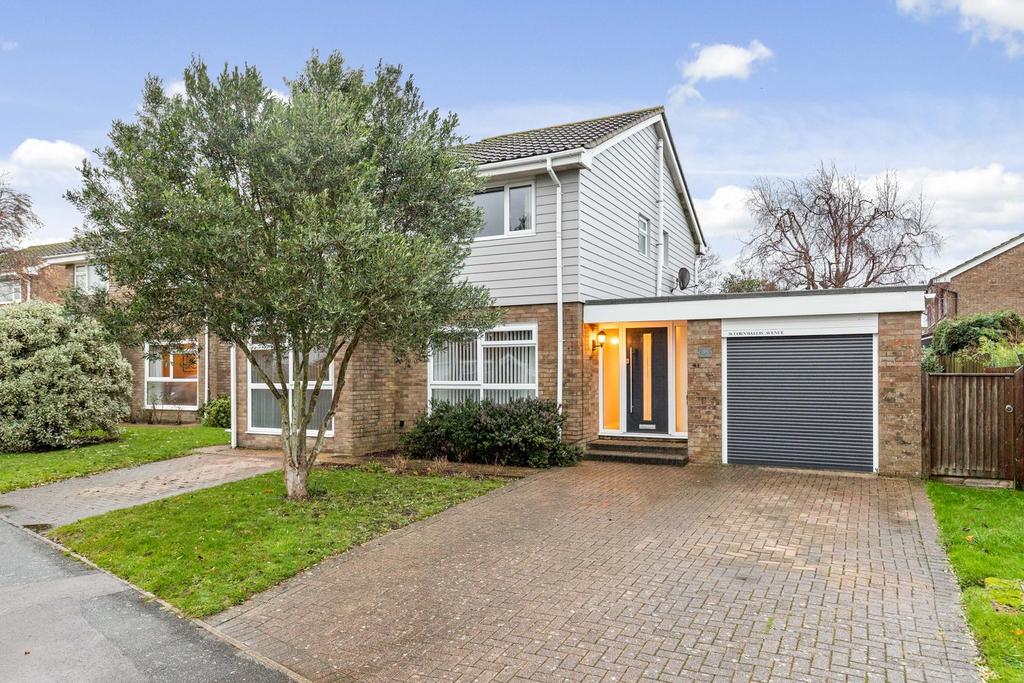 Cornwallis Avenue, Folkestone, CT19 4 bed detached house for sale £600,000