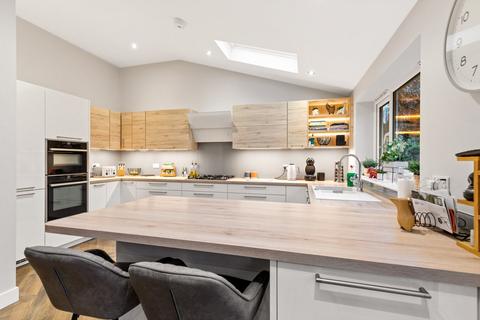 36 Cornwallis Avenue, Folkestone, CT19 5JW