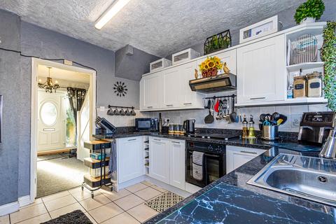 3 bedroom semi-detached house for sale - Boscombe Avenue, Eccles, Manchester, M30