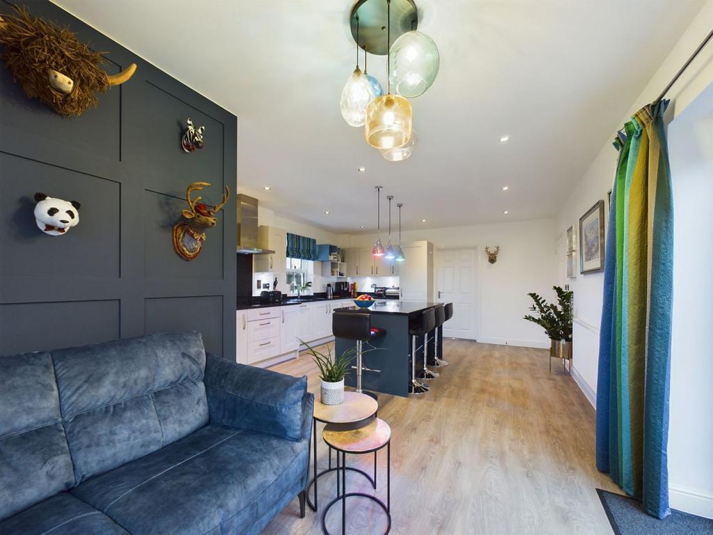 Kitchen / breakfast / living room
