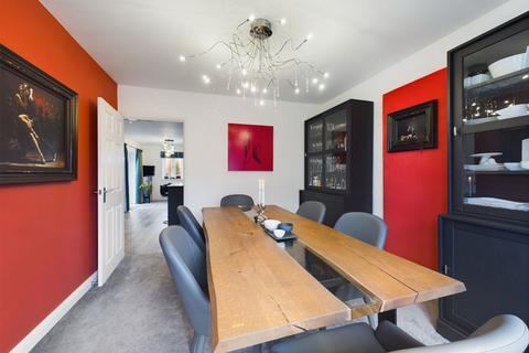 27 Cartmel Close, Towcester, NN12 6UA