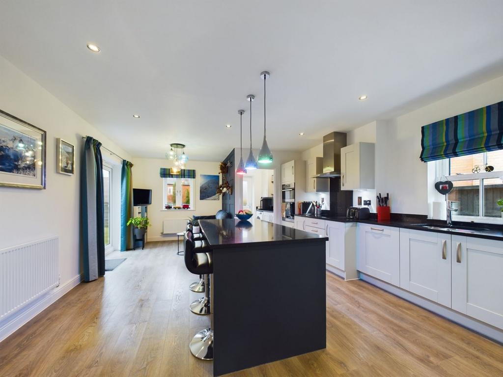 Kitchen / breakfast / living room
