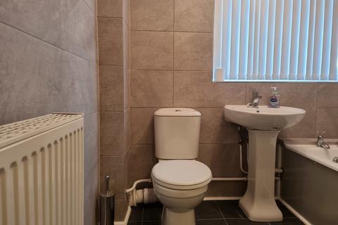 2 bedroom flat to rent - Weymouth Dr, Glasgow G12
