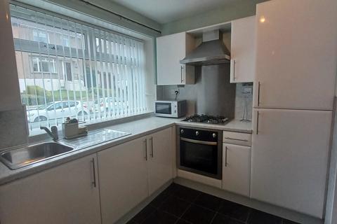 3 bedroom flat to rent, Weymouth Dr, Glasgow G12