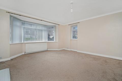 3 bedroom flat to rent, Weymouth Drive, Glasgow G12