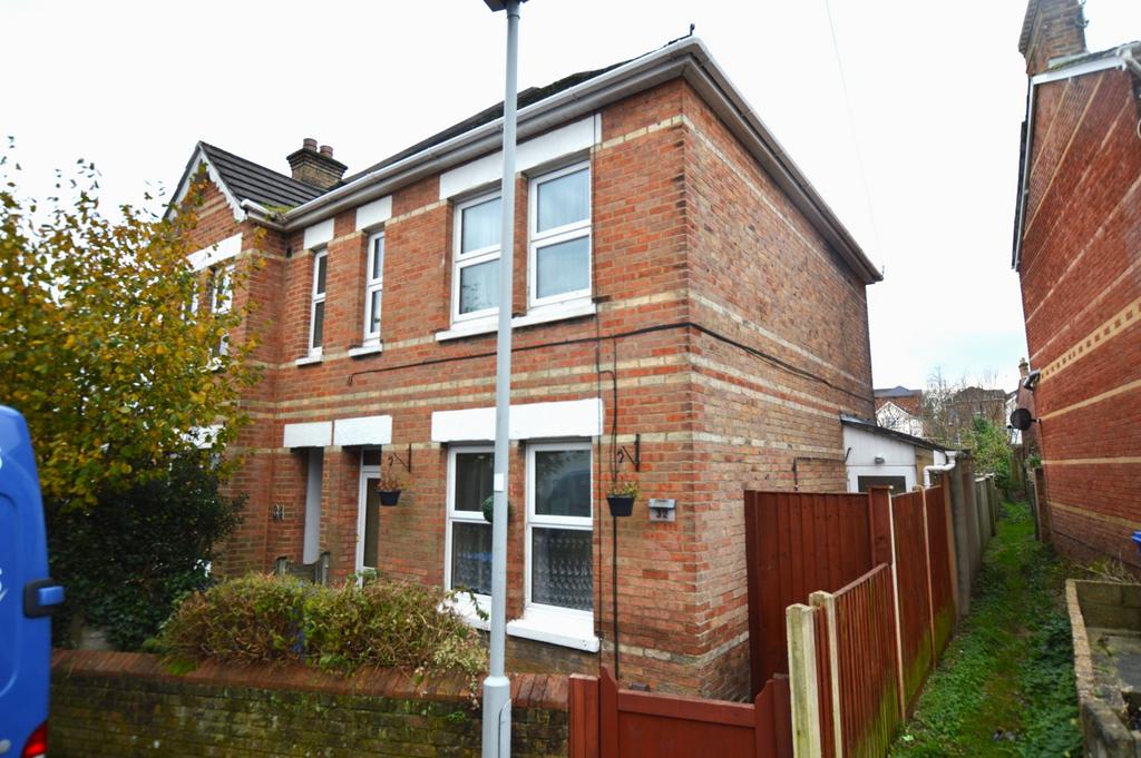 Gwynne Road, Poole, BH12 2AS 2 bed semidetached house for sale £300,000