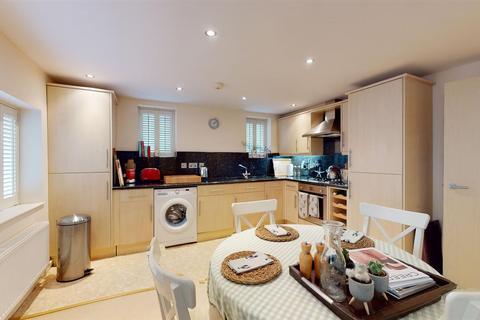 2 bedroom maisonette for sale, Streete Court, Courtdale House, CT8