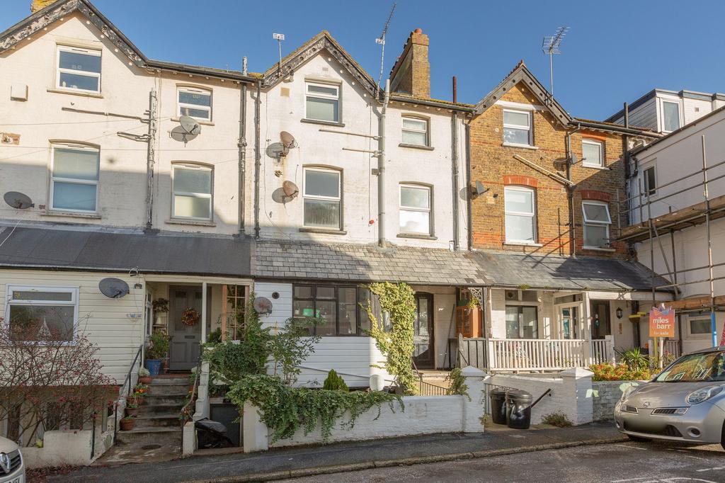 Beach Rise, WestgateOnSea, CT8 1 bed flat for sale £159,950