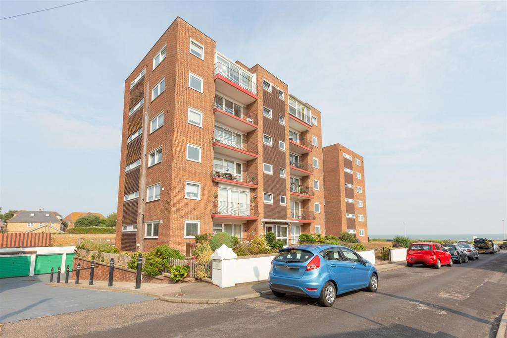 Sea Road, WestgateOnSea, CT8 2 bed flat £199,995