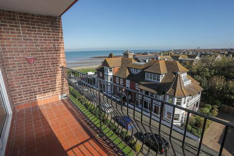 2 bedroom flat for sale, Sea Road, Westgate-On-Sea, CT8