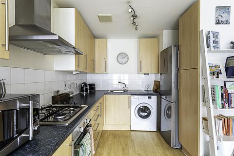 2 bedroom flat to rent, Flat ,  New Road, London, London E1