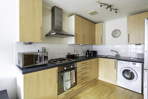 2 bedroom flat to rent,  New Road, London E1