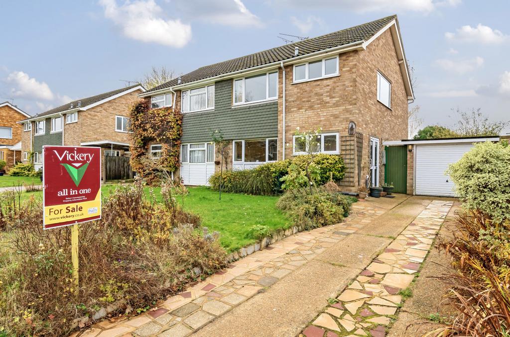 Greyfriars Drive, Bisley, Woking, GU24 3 bed semidetached house for