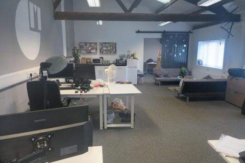 Office to rent - Margaretting