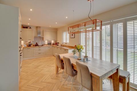 10 Mill Square, Horsforth, Leeds, LS18 4GJ