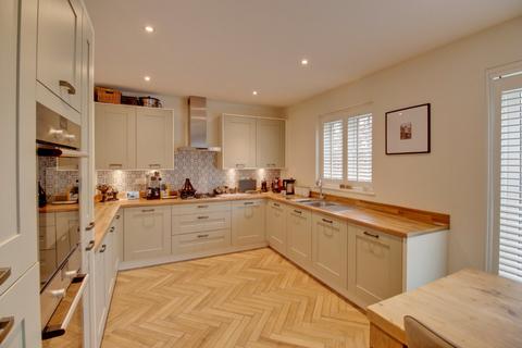 10 Mill Square, Horsforth, Leeds, LS18 4GJ
