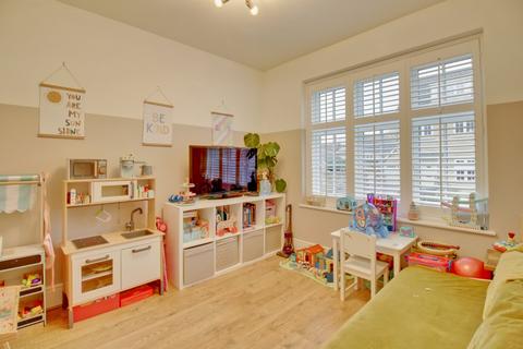 10 Mill Square, Horsforth, Leeds, LS18 4GJ