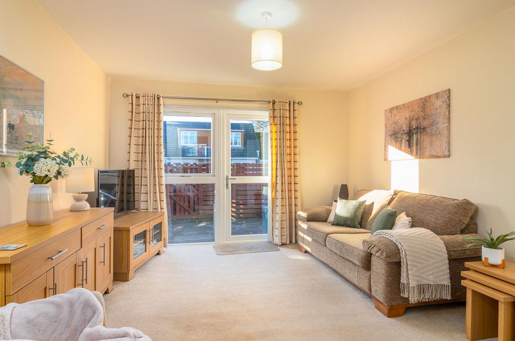 St. Machans Way, Lennoxtown, G66 1 bed terraced bungalow £95,000