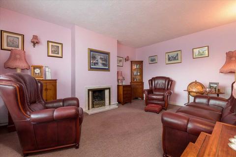 3 bedroom semi-detached bungalow for sale - Burnside, Glasgow G73