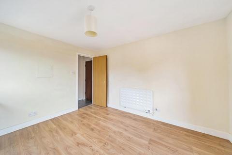68 Gables Close, London, SE12 0UE