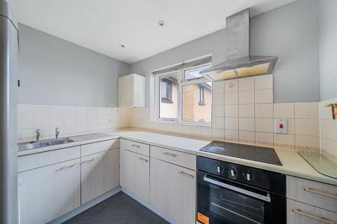 68 Gables Close, London, SE12 0UE