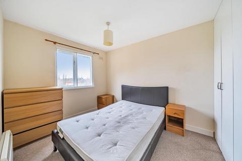 68 Gables Close, London, SE12 0UE