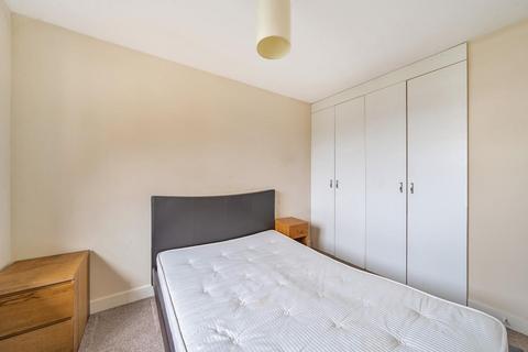 68 Gables Close, London, SE12 0UE
