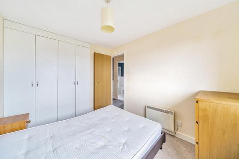 68 Gables Close, London, SE12 0UE