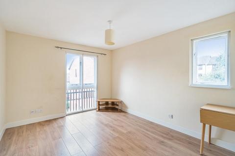 68 Gables Close, London, SE12 0UE
