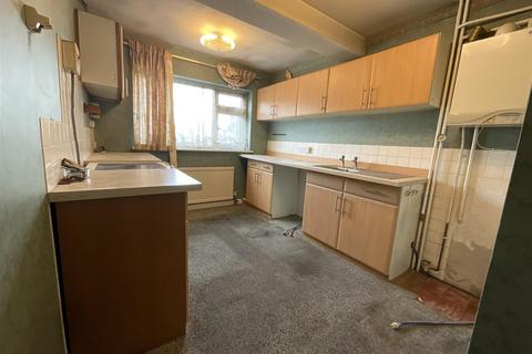 3 bedroom semi-detached house for sale, Tavistock Road, Basildon, Essex