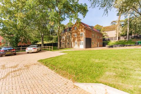 2 bedroom flat for sale - Overstrand Road, Cromer, NR27