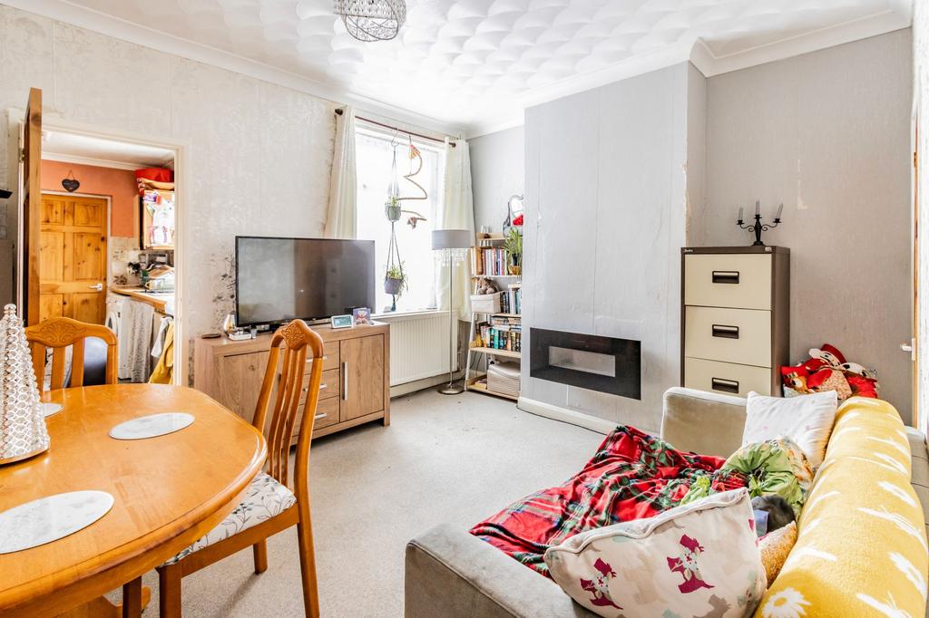 Ashby Road, Lowestoft, NR32 3 bed end of terrace house for sale £125,000