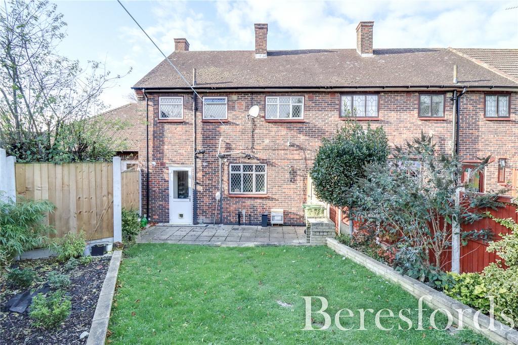 Leamington Road, Romford, RM3 3 bed terraced house for sale £400,000