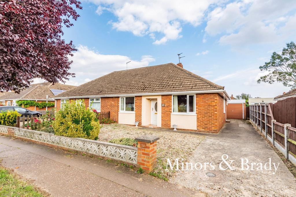 Moore Avenue, Norwich, NR6 2 bed semidetached bungalow £975 pcm (£