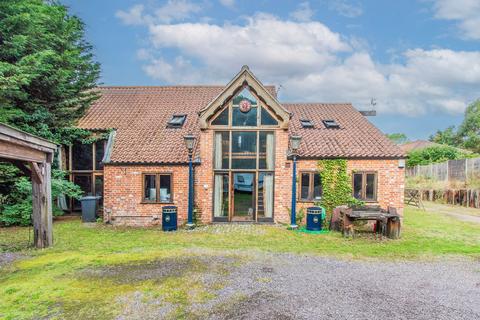 4 bedroom barn conversion for sale - Church Road, Ellough, NR34