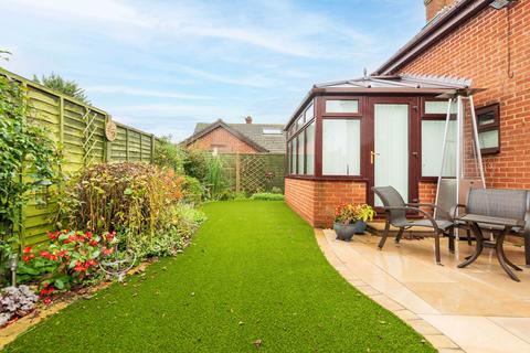 2 bedroom chalet for sale - Norwich Road, Barnham Broom, NR9