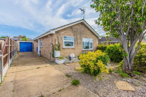 2 bedroom detached bungalow for sale - Silver Gardens, Belton, NR31