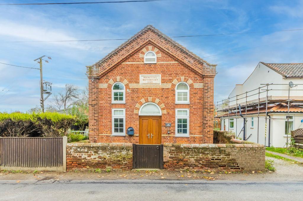Aylsham Road, Felmingham, NR28 3 bed detached house for sale £300,000