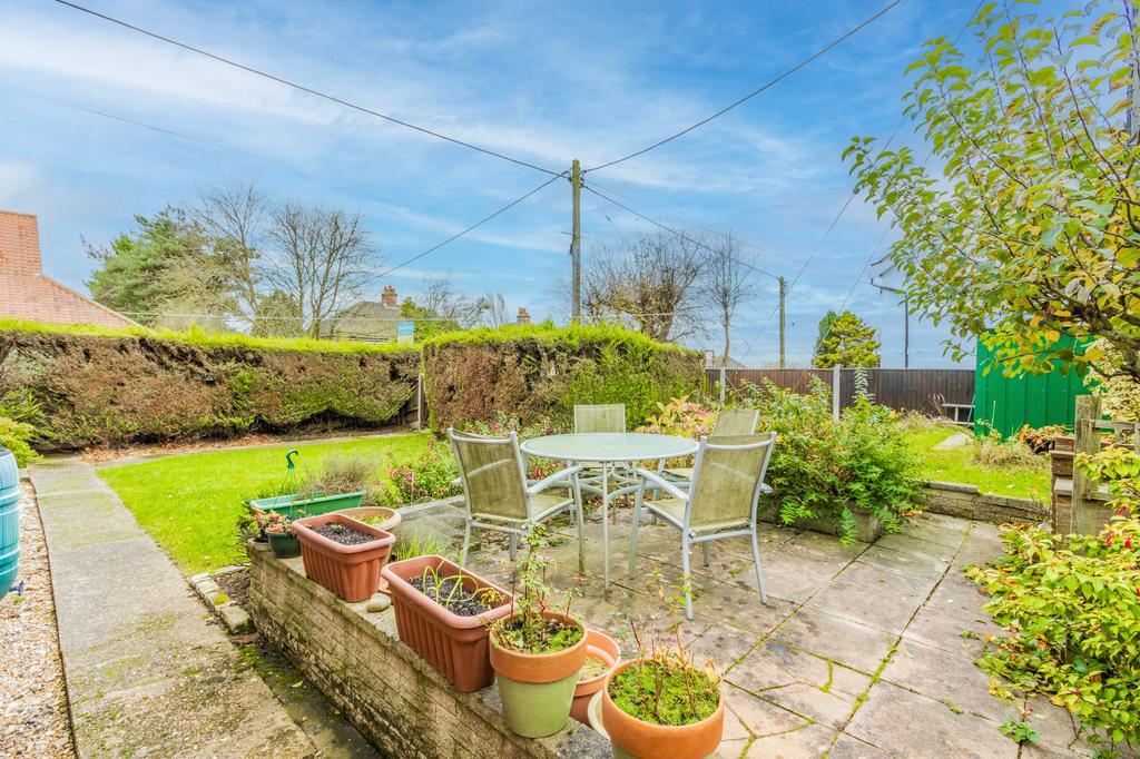 Aylsham Road, Felmingham, NR28 3 bed detached house for sale £300,000