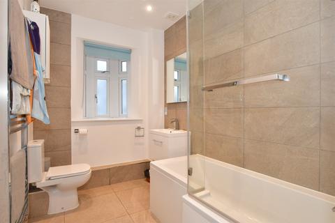 17a Heathcote Grove, London, E4 6RZ