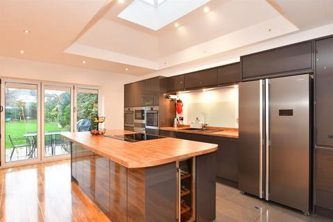 17a Heathcote Grove, London, E4 6RZ