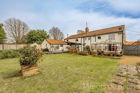 6 bedroom detached house for sale, Chapel Lane, Beeston, PE32