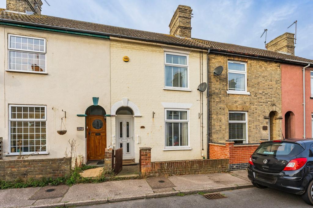 Lorne Road, Lowestoft, NR33 3 bed terraced house £150,000