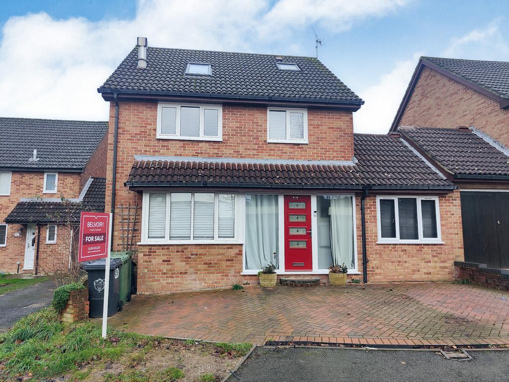 Paterson Close, Hatch Warren, Basingstoke, RG22 4 bed link detached