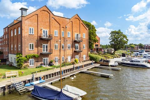 2 bedroom flat for sale, Swonnells Walk, Everitt Court Swonnells Walk, NR32