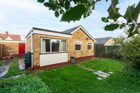 3 bedroom detached bungalow for sale - Colville Road, Lowestoft, NR33