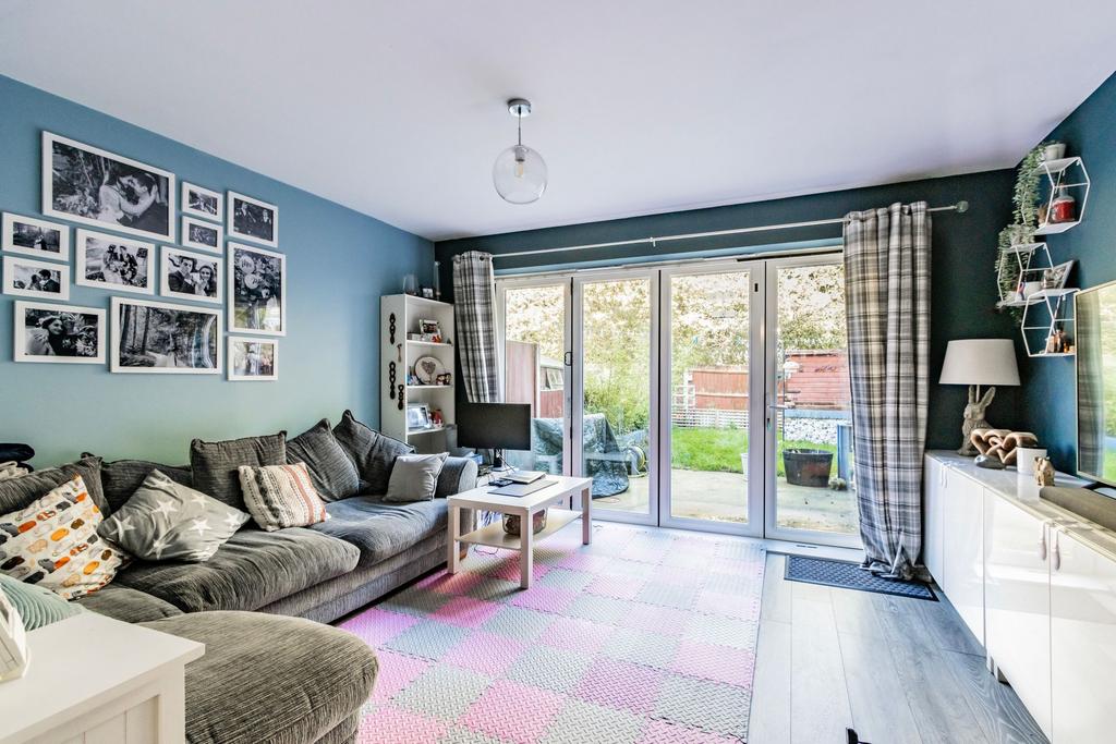 Windsor Park Gardens, Norwich, NR6 2 bed terraced house £220,000