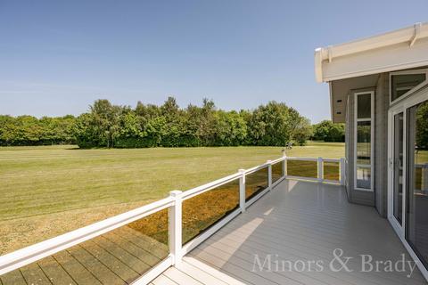 2 bedroom park home for sale - Warren Road, Hopton, NR31