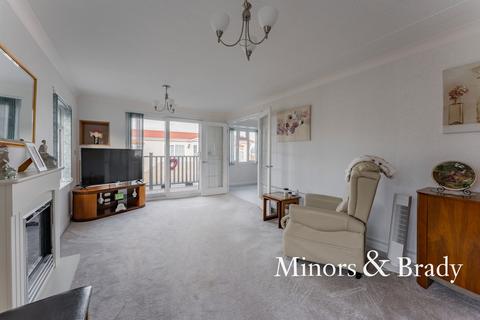 2 bedroom park home for sale - Sunninghill Close, Bradwell, NR31