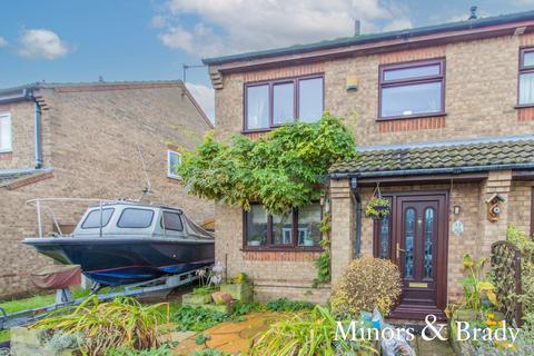 3 bedroom semi-detached house for sale, Webster Way, Caister-On-Sea, NR30